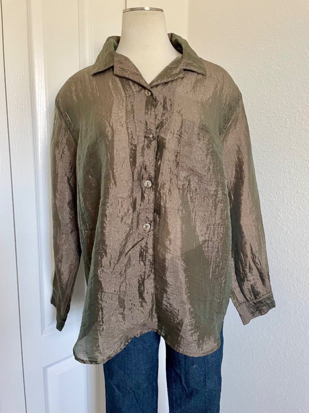 Private Edition Chicos Iridescent Green Sheer Crinkle Front Top Womens Size XL